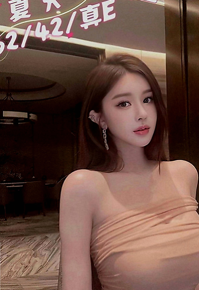 梧棲外送茶莊：心儀 |幼齒學生妹妹|166cm|53kg|E罩杯|18歲|從來沒有做愛過包夜首選她偶男人的夢想女神