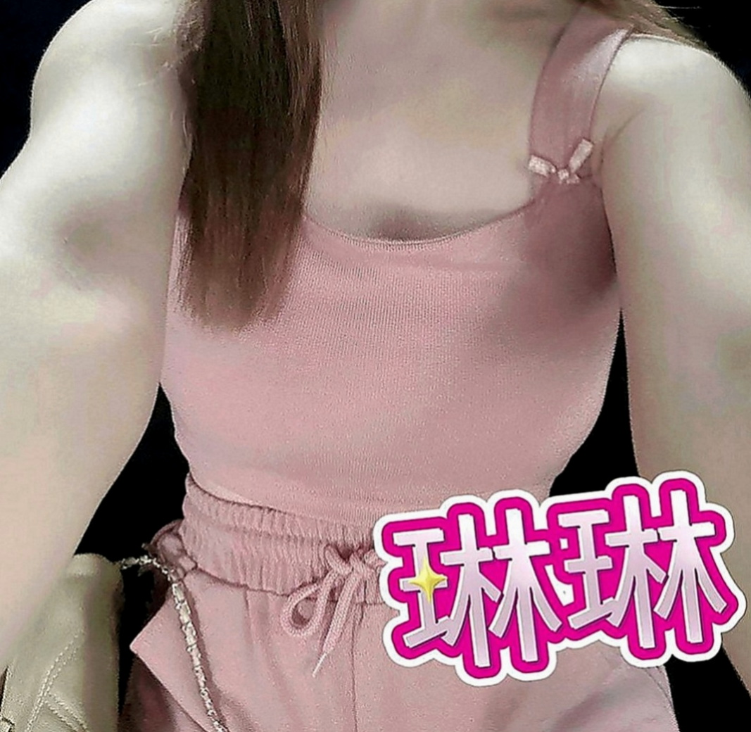 鹽水全套服務：菲婷 |服裝設計師|167cm|54kg|E罩杯|23歲|超開放 很敢玩 欲求不滿型~床上風騷至極..考慮到有的哥哥帶套玩的不舒服 無套插的才爽