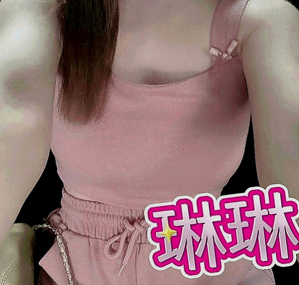 鹽水全套服務：菲婷 |服裝設計師|167cm|54kg|E罩杯|23歲|超開放 很敢玩 欲求不滿型~床上風騷至極..考慮到有的哥哥帶套玩的不舒服 無套插的才爽