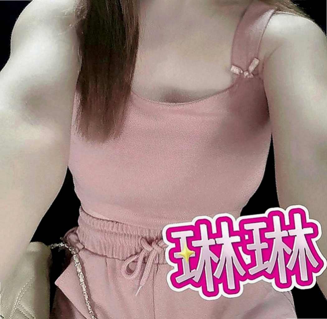 鹽水全套服務：菲婷 |服裝設計師|167cm|54kg|E罩杯|23歲|超開放 很敢玩 欲求不滿型~床上風騷至極..考慮到有的哥哥帶套玩的不舒服 無套插的才爽