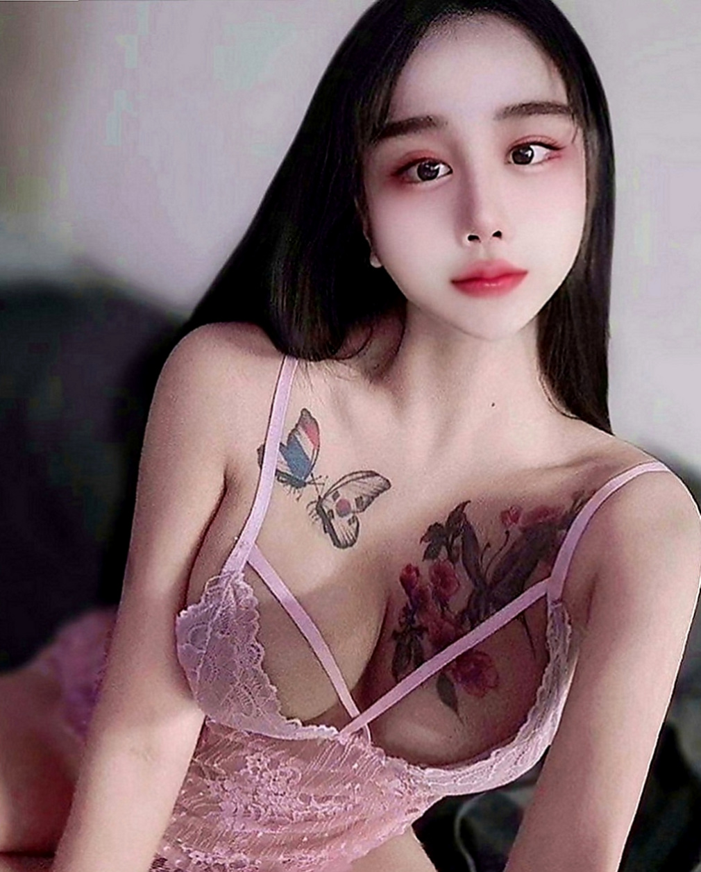 彰化定點茶|小姐外出：韩萱 |外拍辣模|165cm|52kg|C罩杯|18歲|服務：全套洗澡按摩口交愛愛事後洗澡 VIP 客戶可以半價哦（限前兩位）